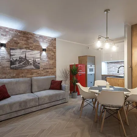 B&w Luxurious In The Center Of Апартаменты
